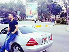Αραβικό ομοφυλόφιλο ζευγάρι απολαμβάνει το μεγάλο καυλί της Dubai Babe
