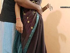 印度熟女的阴道被她的丈夫地操了