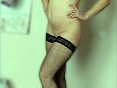 探索我的裸体和性感的丝袜腿 - 照片和视频