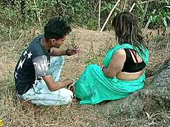 熟年インド人カップルが流出したセックスビデオでタブーな欲望を探求する