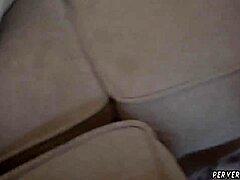 Разгорещена милф храни череша Девил със спермата си в табу видео