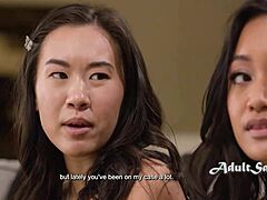 Ázijské nevlastné dcéry sa oddávajú hravému výprasku - Cory Chase, Reagan Foxx, Kimmy Kimm a Jade Kimiko hviezda