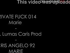 Cris Angelos professionell prestation på LMC Prod Studio med Maries anal självnjutning