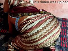 Mama vitregă indiană își domină fiul vitreg într-un chudai fierbinte
