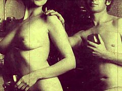 Vintage-Porno-Fotoshoot mit einer haarigen reifen MILF