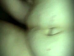 Creampie Natal dengan MILF panas