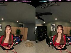 Виртуална реалност покер с брюнетка MILF