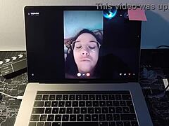 Sex a masturbace se španělskou milf na webové kameře