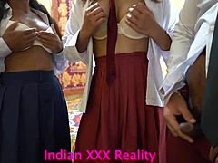 Domáce video indického tínedžerského sexu s domácim hindským zvukom
