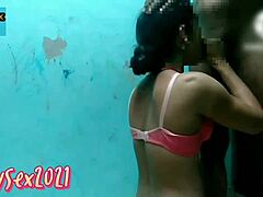 भारतीय जोड़े ने सेक्स वीडियो में अविस्मरणीय हनीमून का आनंद लिया।