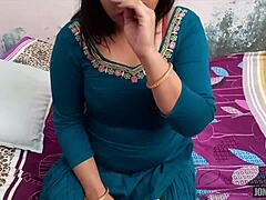 Une MILF indienne aux gros seins est dominée dans une vidéo de sexe Punjabi POV